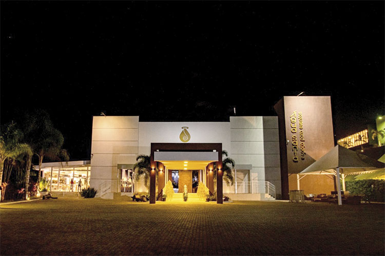 Turmas de Veterinária escolhem celebrar a formatura no Água Santa 3 fachada água santa