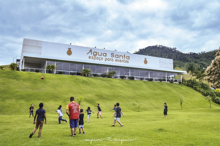 Domingo das Crianças: curta sua família em meio à natureza 2 fachada água santa1
