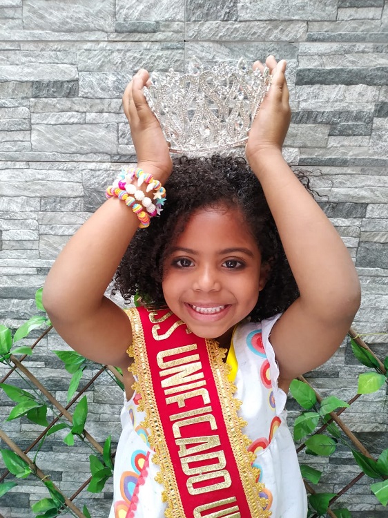 Mineirinha eleita Mini Miss Universo defende representatividade nas passarelas 1 mini miss universo by divulgacao 2