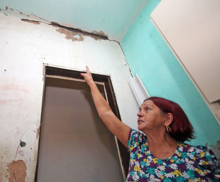 Casas à beira da linha férrea sofrem rachaduras 2 trem2