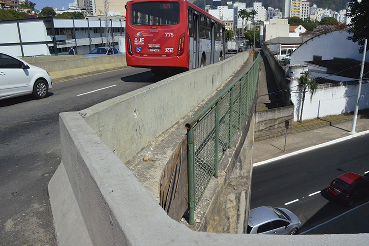 Passagem de pedestre no Viaduto Augusto Franco é interrompida 1 viaduto augusto franco by olavo capa 2