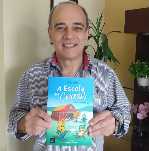 José Renato Amorim faz reflexões filosóficas sobre o sentido da vida no livro infantil “A escola dos cereais” 2 José REnato foto 2