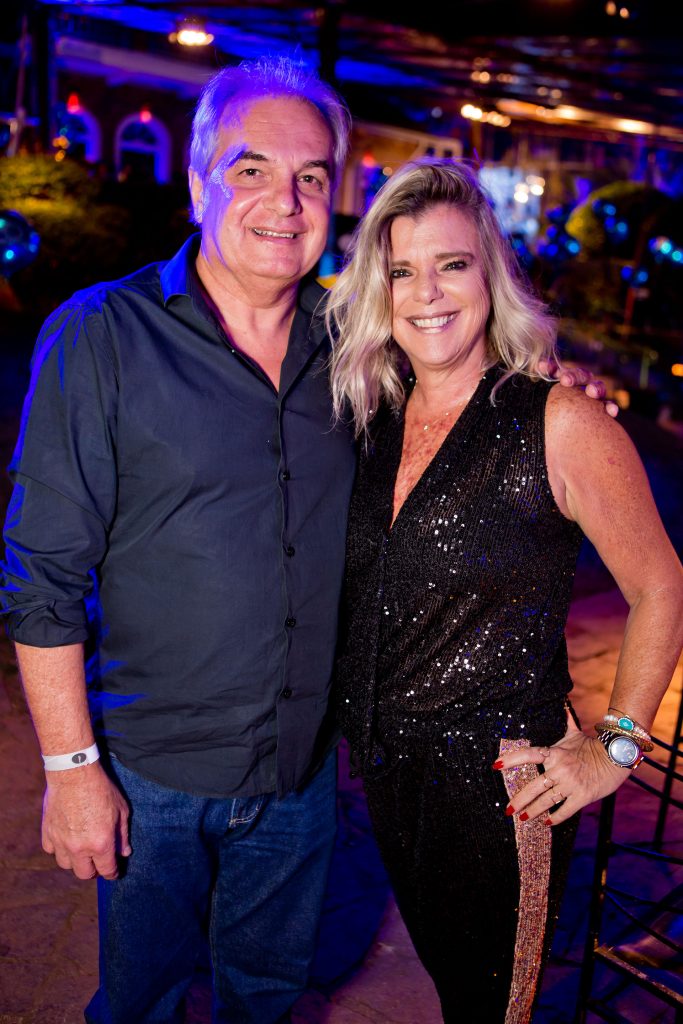 Ricardo Zacaron e Lúcia Andréa Peralva, Rogério Fávero e Mônica Baldi na festa dos 20 anos do Privilège 1 WAN 0472 Mônica Baldi e Rogério Fávero por Wanderson Monteiro