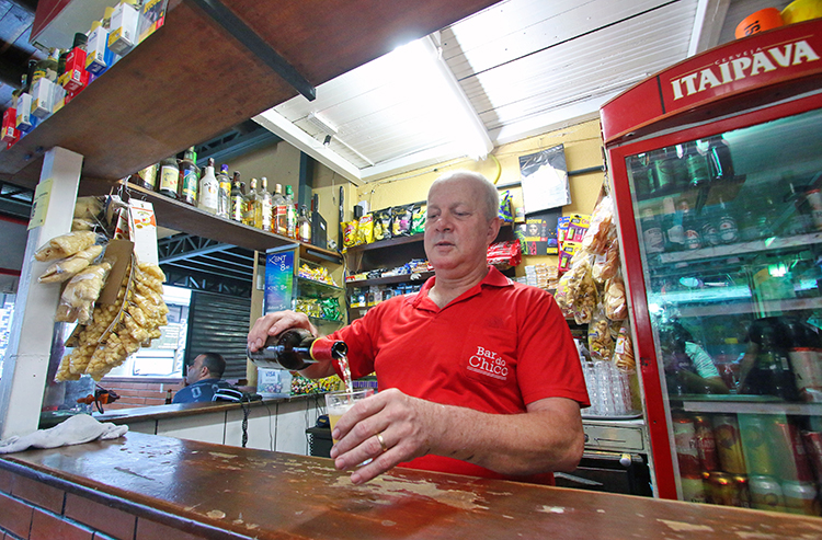 O famoso Chico du bar: O homem que dá nome ao Bar du Chico 1 chico01