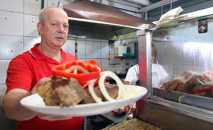 O famoso Chico du bar: O homem que dá nome ao Bar du Chico 2 chico02