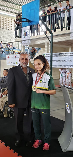 Juiz-forana é homenageada pela Federação de Taekwondo de MG 1 esp taekwondo dani foto arquivo pessoal 2