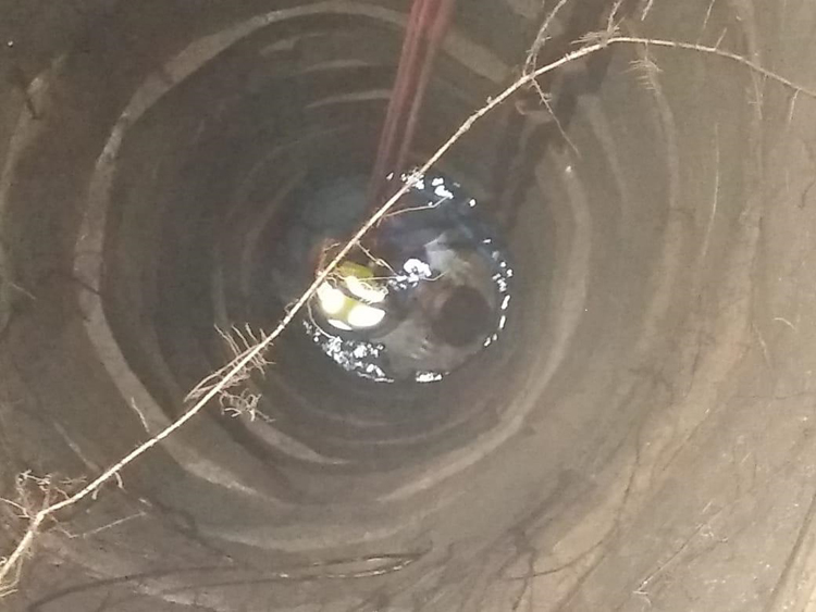 Homem fica ferido após cair em poço 1 homem cai em poço bombeiros