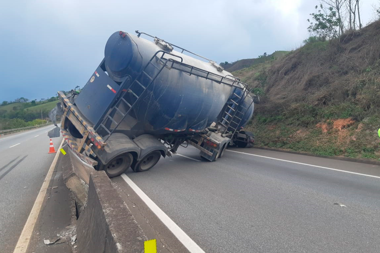 Motorista é atacado por abelhas e cai em ribanceira na BR-116 2 tombamento br 040 prf