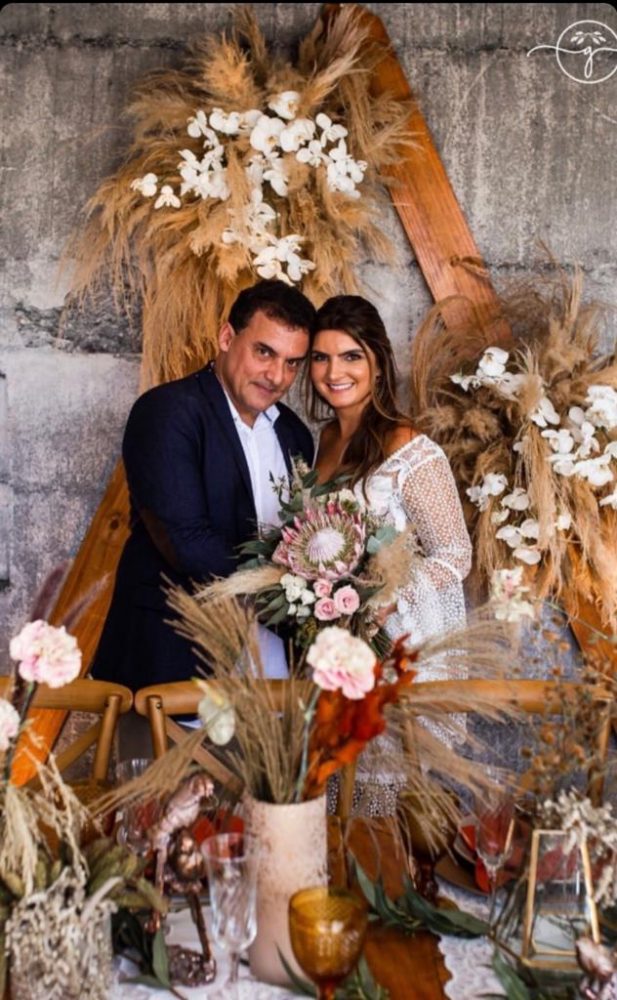  Luciano Sobrinho e Camila Garcia Mattos foram os personagens de bonito casamento no espaço Akasa