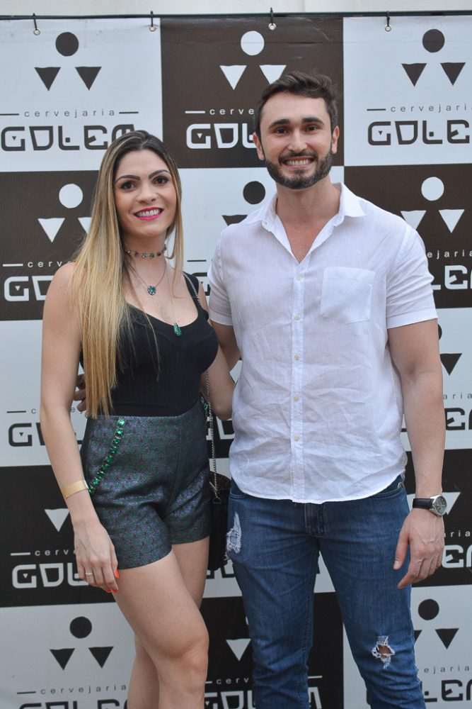 Gabriella Schettino e Anderson Cavalher no JF Blues & Jazz, na Cervejaria Golem Foto: Brendha Torres