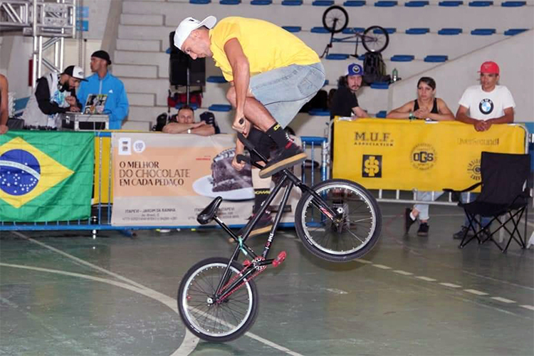 Juiz-forano é vice-campeão brasileiro e bronze no Sul-Americano de BMX Flatland 1 esp bike waldeí fernando foto willi