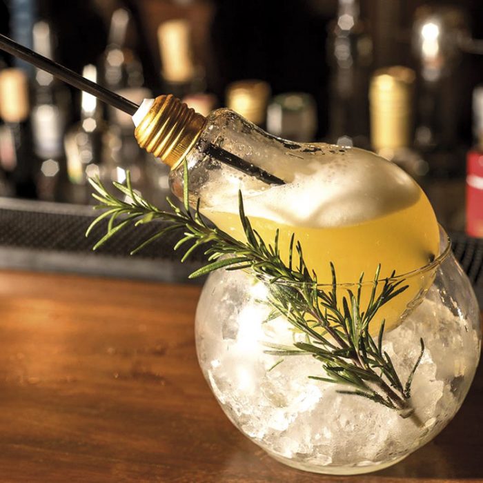 Seis lugares que servem double de bebidas 6 vila container