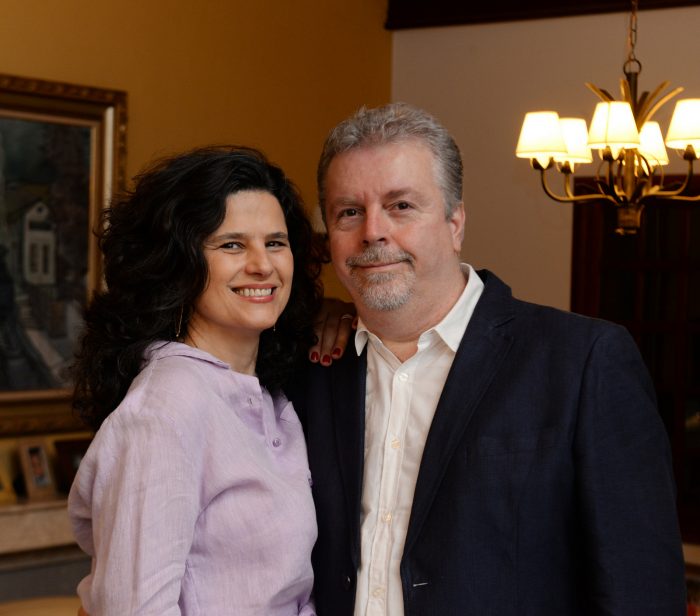 Maria Andréa e Maurício Weiss de Paula (ele, acaba de ser homenageado com o título de Engenheiro do Ano) vão brindar as bodas de prata no próximo sábado Foto: Wólmer Monteiro