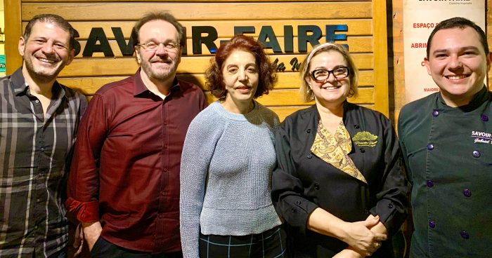 Eduardo Brigolini, Antenor e Elimar Salzer Rodrigues, com os 'chefs' Shideh Bartar Isfahan e Gabriel Bastos, no jantar persa do Savoir-Faire