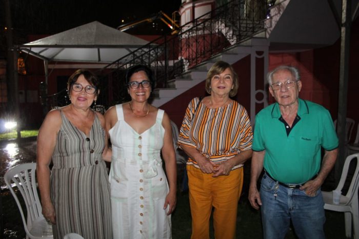 Nanci Pires, a presidente do Círculo Militar, Maria Helena Dias Albino de Macedo, Evane Vargas e João Barroso, na Cantata de Natal Foto: Marcílio Gomes