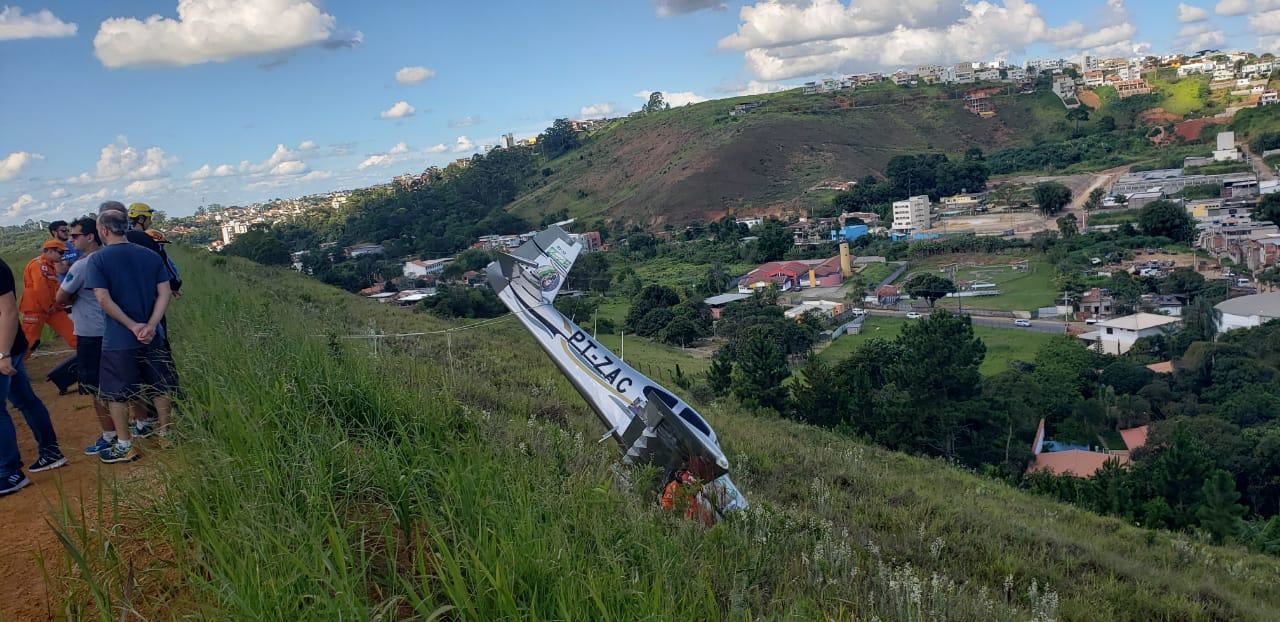 Aeronave de pequeno porte sai da pista durante pouso no Serrinha 1 acidente serrinha by bombeiros divulgacao