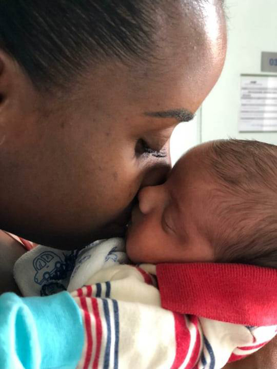 Bombeiros ajudam a desengasgar bebê pelo 193 em Muriaé 1 bebe engasgadado by arquivo pessoal