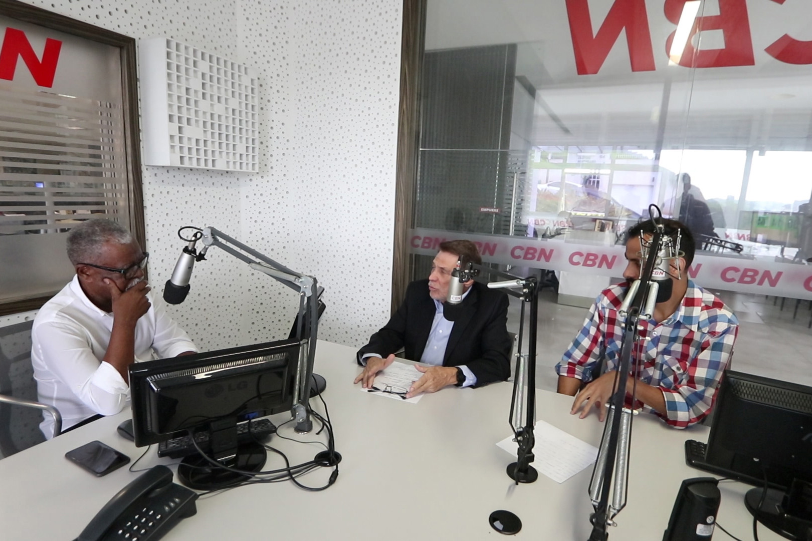 Imagem: Pequeno Expediente recebe Renato Loures