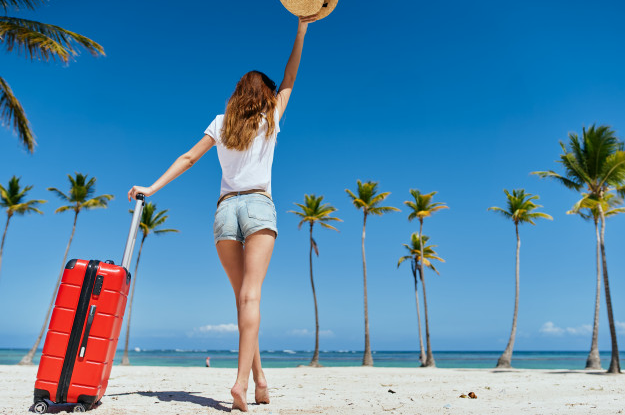 O verão vem aí, e agora? Cuidados com a pele 6 De malas prontas