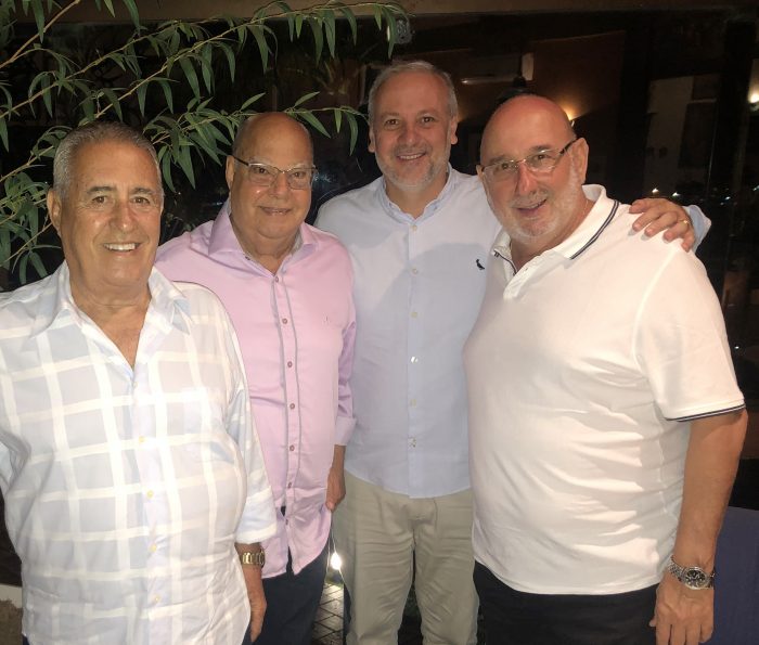  Eduardo Villela de Andrade, Paulo Ely Braz Pereira, Rodrigo Sá e Arnaldo Guerra em noite de festa