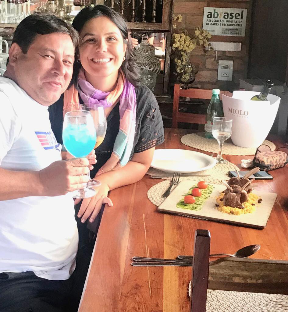Gigi Marie, Lívia Paupério, Carol Machado e Patrícia Teixeira em noite de festa no Privilège 2 José Carlos Branco e Juliana Melo marcando presença no almoço do Oliva Bistrô, em Ibitipoca