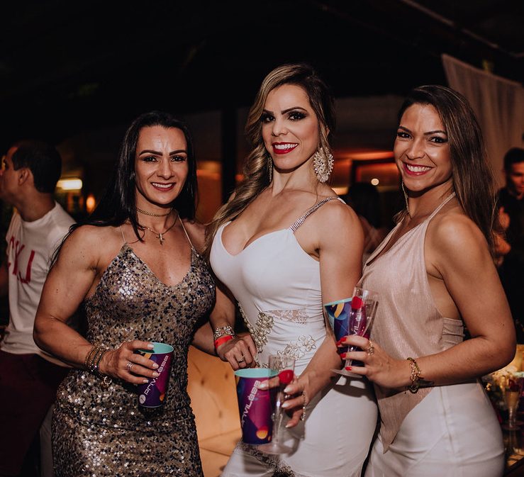 As fisiculturistas Rose Lopes, Letícia Mota e Flávia Vieira esbanjando a boa forma no Privilège 1 As fisiculturistas Rose Lopes, Letícia Mota e Flávia Vieira esbanjando a boa forma no Privilège Foto: Nathália Pacheco