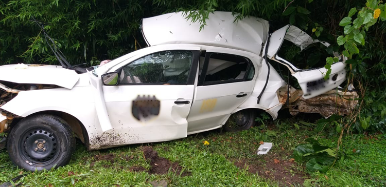 acidente br 040 carro