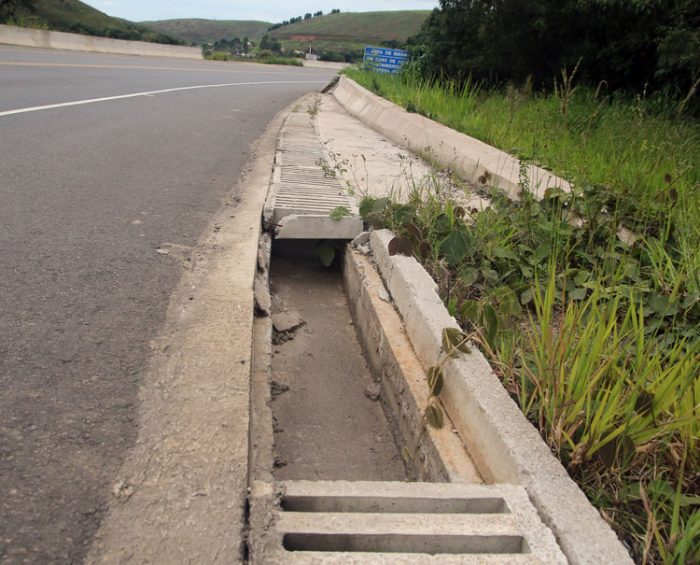 Obras de proteção da Represa João Penido estão interrompidas na AMG-3085 3 amg 3085 Fernando Priamo