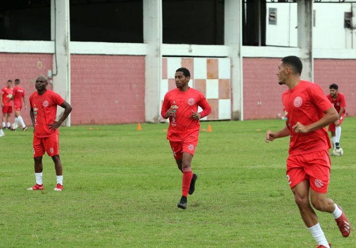 A uma semana do Mineiro, Paulo Campos lamenta poucos amistosos do Baeta 2 esp baeta ygor foto fernando priamo