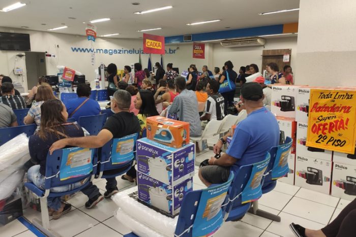 Liquidações de Ano Novo movimentam comércio em JF 1 liquidacao2 by gabrielsilva