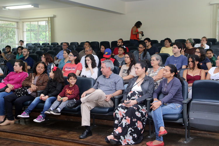 UFJF planeja ações de acolhimento para refugiados na cidade 4 reunião ufjf refugiados fernando priamo 3