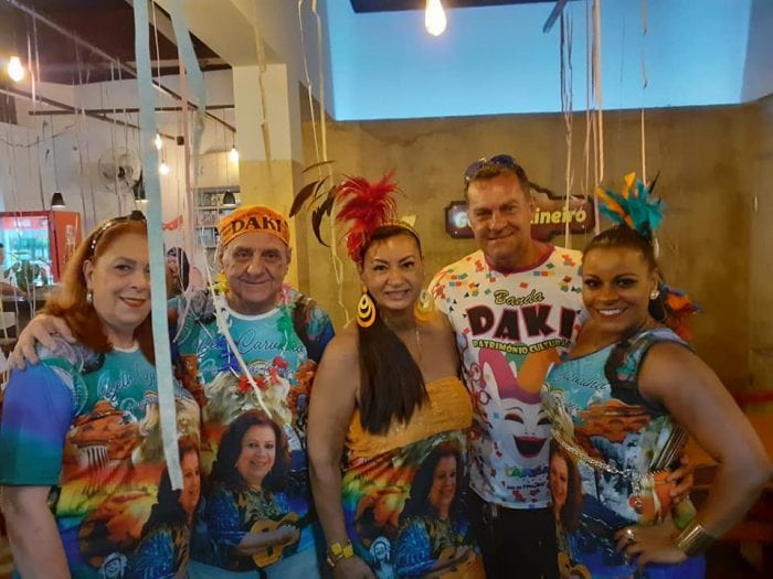 Rita Salim, o "marechal da banda" Zé Kodak, Áurea Cássia e Gilberto Rodrigues com Liliane Gonzaga, no show do Pagodão dos Clubes, em Bicas