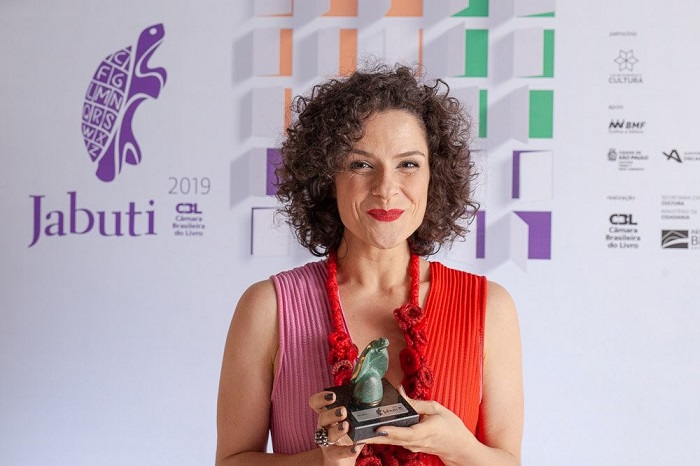 Autora do melhor livro infantil do Jabuti de 2019, a mineira Júlia Medeiros segue com a obra para eventos fora do país 2 Júlia Medeiros