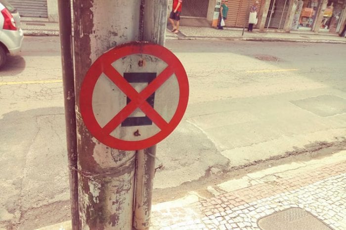 Sinalização de trânsito caída na Zona Sul 1 VU SãoMateus 2802