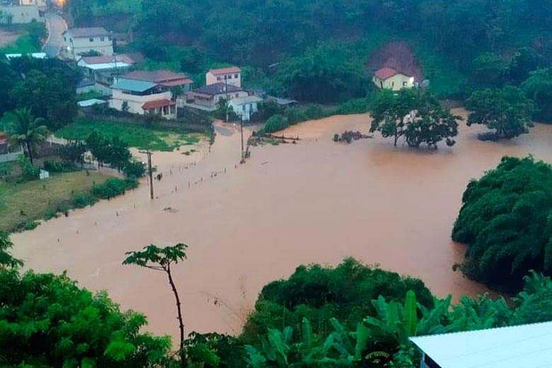 Pelo menos 20 cidades da Zona da Mata sofrem com as chuvas das últimas horas 2 chuva guricema by corpo de bombeiros