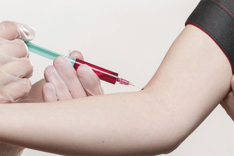 Côrtes Villela: exames e vacinas em domicílio 1 coleta de sangue post