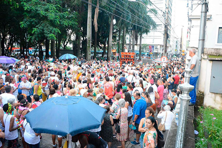 Bloco Recordar é Viver anima o Parque Halfeld 2 recordar e viver by Assessoria da camara 3