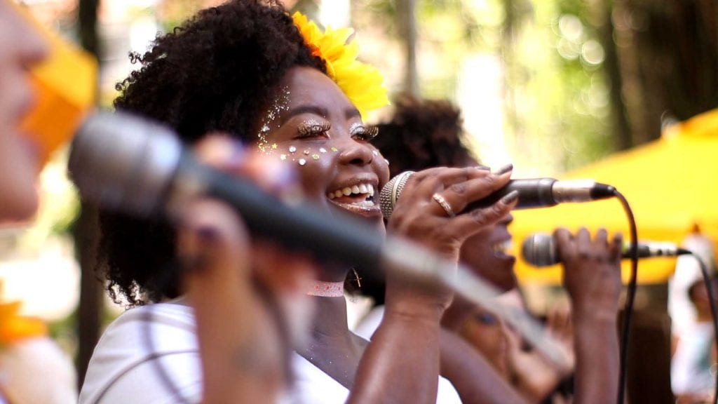 Guerreiras de Clara com muito Fuzuê no pré carnaval de JF 1 Guerreiras de Clara com muito Fuzuê no pré carnaval de JF
