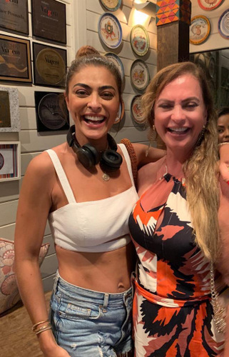 Juliana Paes e Patrícia Touma 040320 enviada pelo Cesar Romero Juliana Paes e Patrícia Touma 040320 enviada pelo Cesar Romero