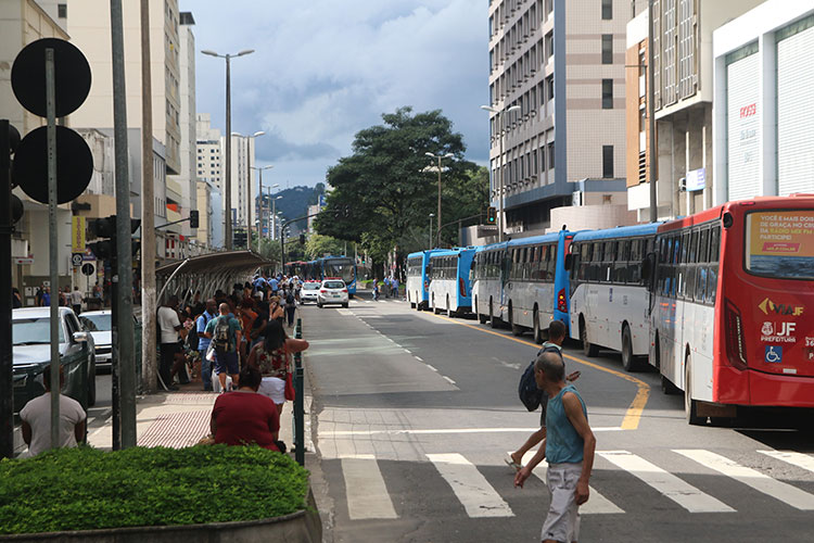 Justiça determina que ônibus voltem a circular 2 Paralisação-rodoviários-by-Fernando-Priamo
