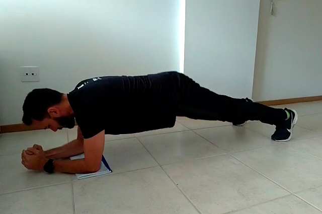 Profissionais recomendam exercícios para fazer em casa durante a quarentena 4 abdomen reprodução