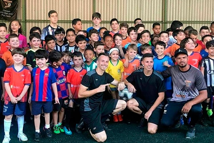 'Rei do Futsal', Falcão participará de jogo festivo em Barbacena 2 esp futsal Adonias e Abner foto divulgação