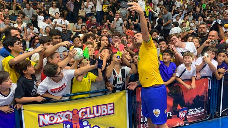 'Rei do Futsal', Falcão participará de jogo festivo em Barbacena 3 esp futsal falcão foto divulgação