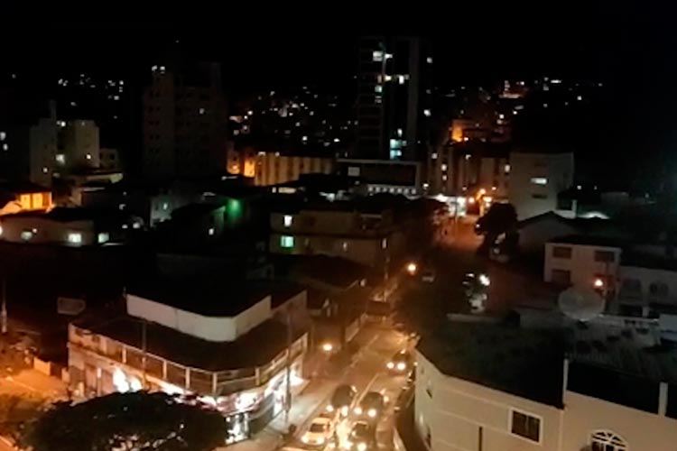 Juiz-foranos se manifestam em panelaço contra Bolsonaro 1 panelaço