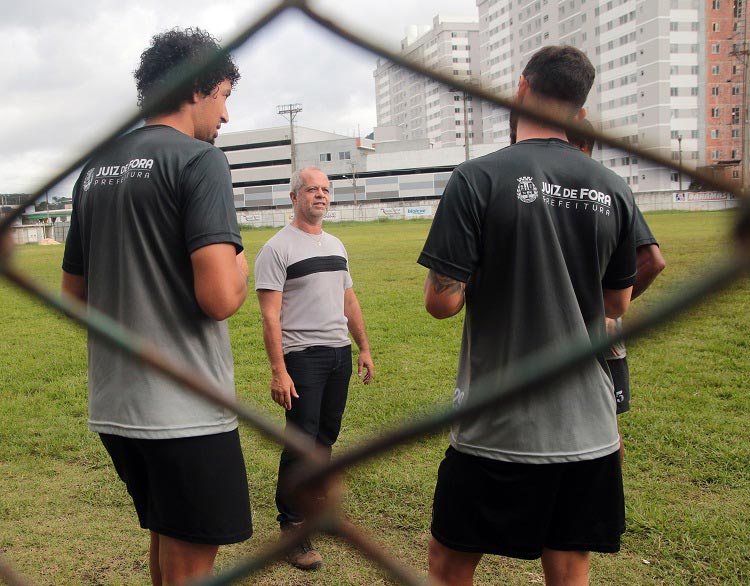 Tupynambás teme prejuízo de R$ 600 mil; Tupi tem contratos até maio 3 tupi juninho foto fernando priamo