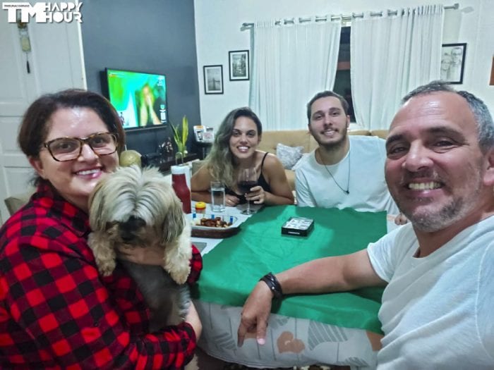 Em Casa 3 6 Carlimária Fernandes Lopes Emiliana Lopes de Oliveira Fernandes Pablo Lopes de Oliveira Fernandes e José Carlos de Oliveira Fernandes