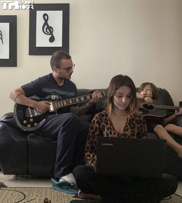 Em Casa 3 8 Chris Baumgratz Bárbara Fagundes e Bento