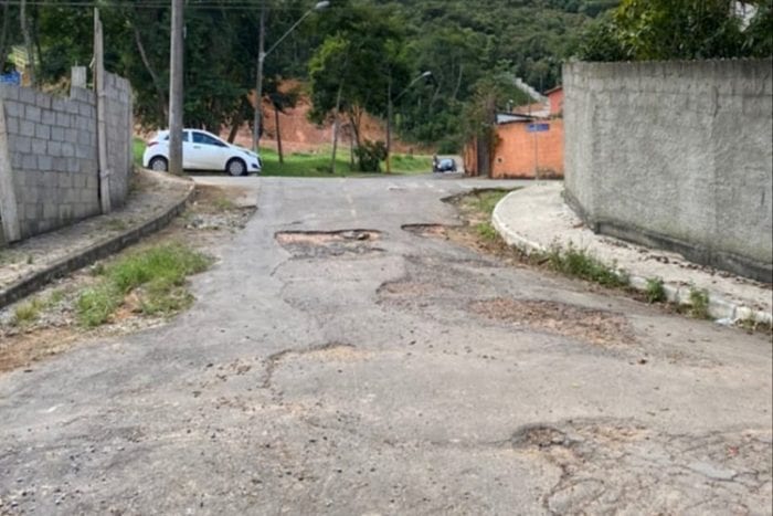 Asfaltamento com problemas na Cidade Alta 1 VU 0105
