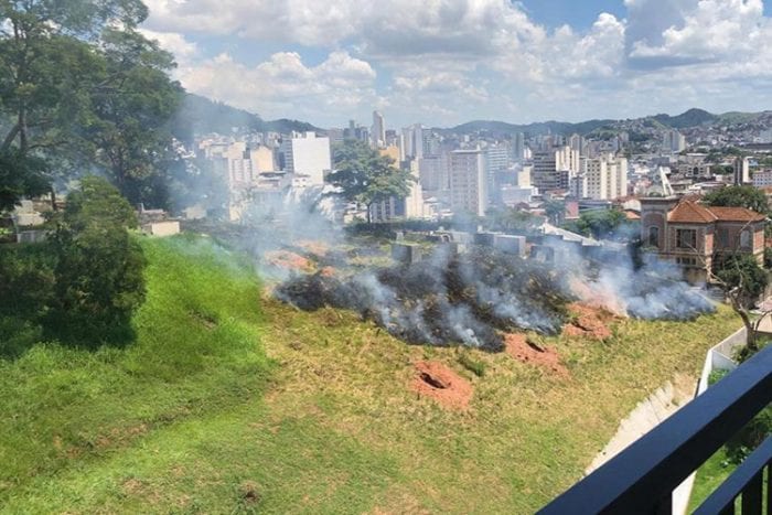 Moradores do Poço Rico reclamam de fogo ateado no Cemitério Municipal 1 VU 2304