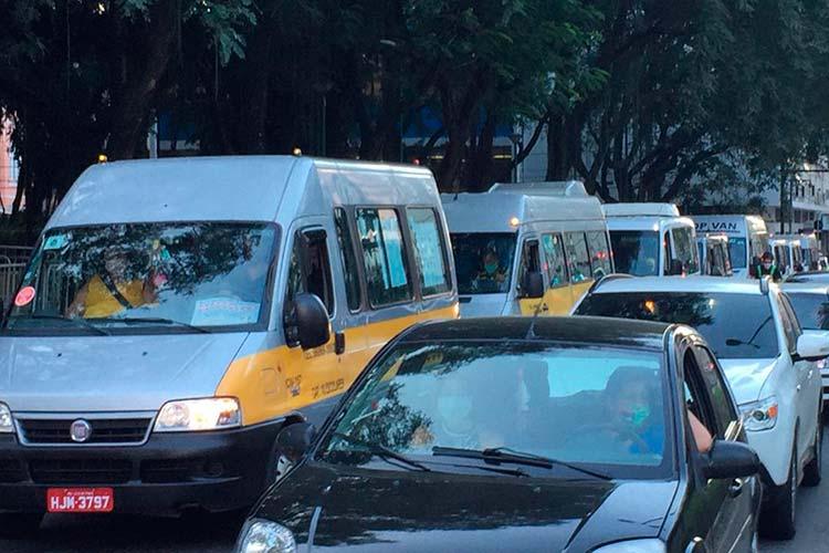 PJF autoriza que veículos de transporte escolar realizem fretamento contínuo 1 manifestação vans by fernando capa
